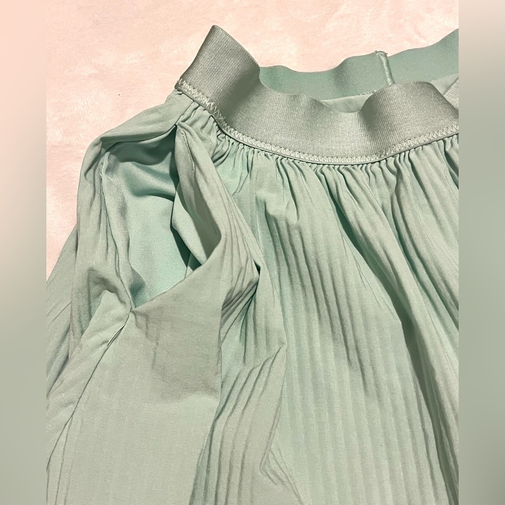 All in Motion Light Green Girls Pleated Skirt w/ Shorts and Pockets Skort Sz 14 - Picture 8 of 11